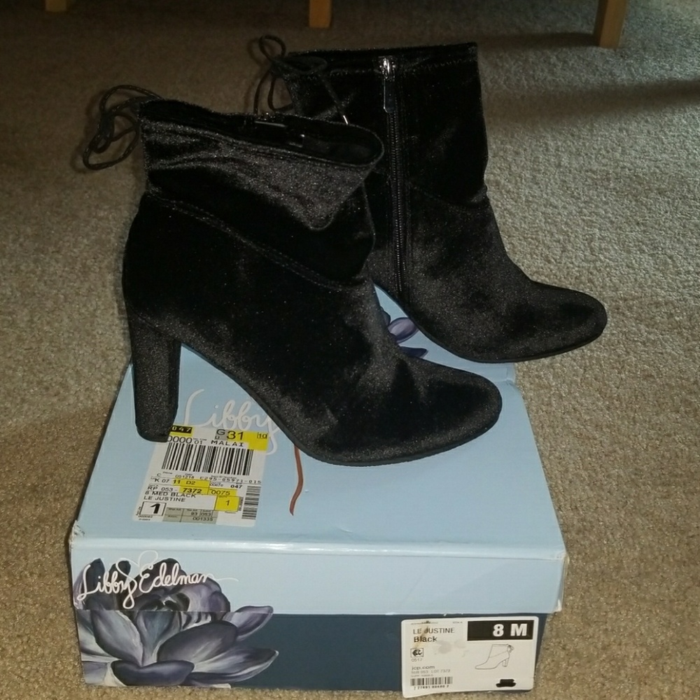 Nwb booties